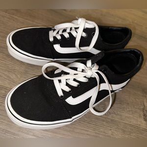 Women’s low top vans size 8.5
